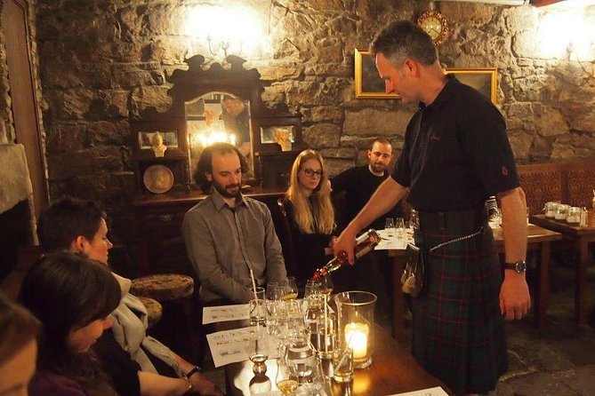 Small Group Edinburgh Whisky Tour and Tasting - Group size, audio, and the pace of the tour