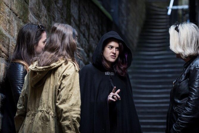 Small Group Ghost Tour incl. Underground Vaults & free drink in Megget's Cellar - Who should book this experience?