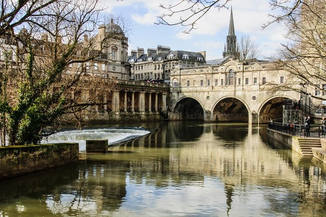Small Group Stonehenge, Bath and Secret Place Tour from London - Guides make the difference