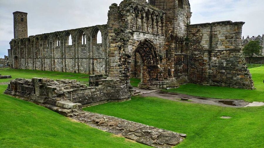 St Andrews: Guided Walking Tour, 12pm, 2pm daily - The Old Course and the making of the Home of Golf