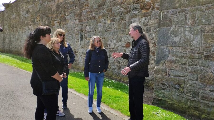 St Andrews: Town, Golf, and Old Course History Tour - Walking the Scores toward the Old Course