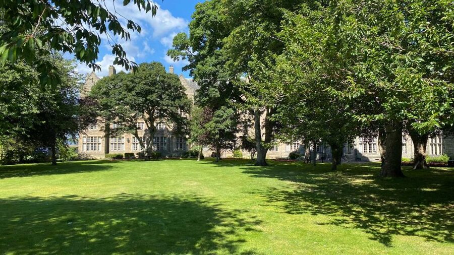 St Andrews: Town, Golf, and Old Course History Tour - Finishing at the Swilcan Bridge