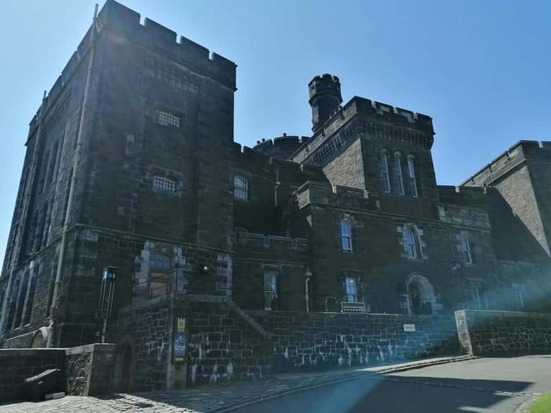 Stirling: Daily Guided Walking Tour (11am & 2pm) - Key points of the Stirling Old Town walk