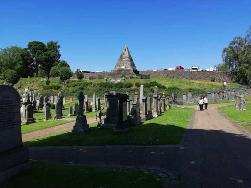 Stirling: Daily Guided Walking Tour (11am & 2pm) - From the Highland Hotel to Broad Street