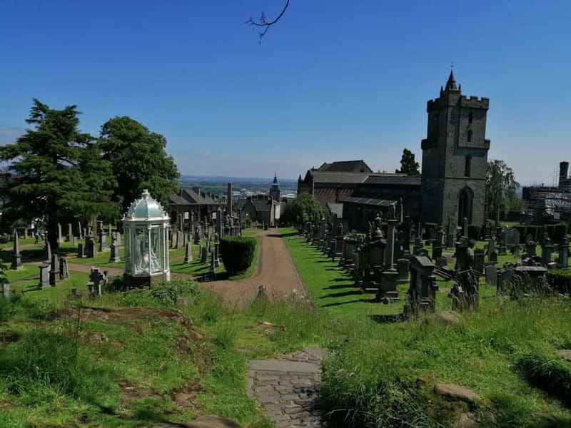 Stirling: Daily Guided Walking Tour (11am & 2pm) - Cowanes Trust and the old cemetery