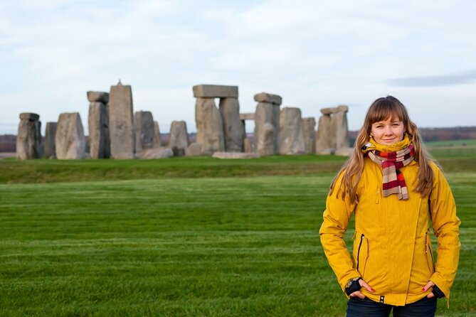 Stonehenge and Bath Day Guided Tour from London - Leaving London and settling into the coach