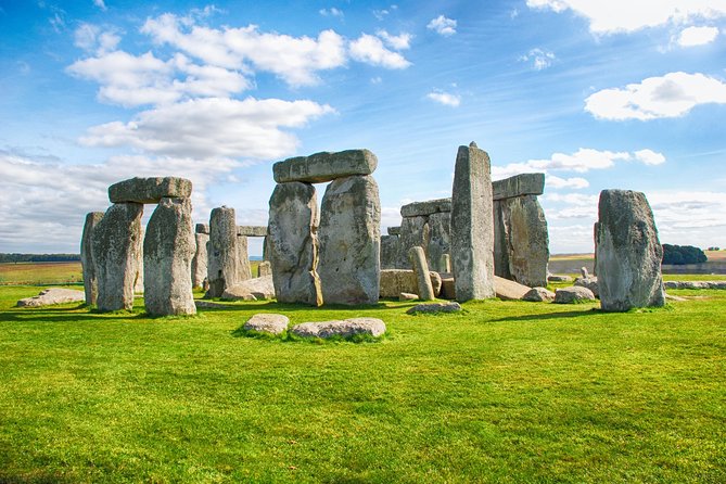 Stonehenge and Bath Day Guided Tour from London - Bath first: Roman Britain meets Georgian England