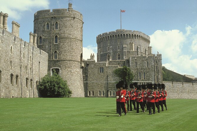 Stonehenge and Windsor from London - Booking details worth checking twice