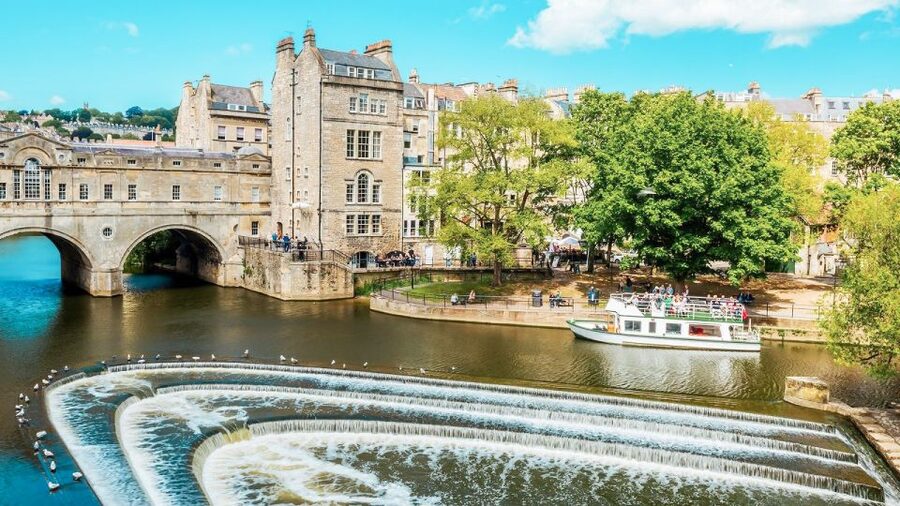 Stonehenge & Bath: Full-Day Coach Tour from London - Is the full-day schedule too rushed?