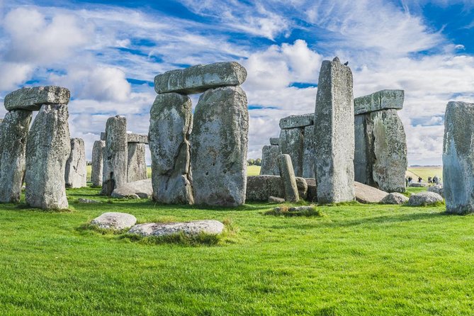 Stonehenge Half-Day Tour from London with Admission - Arriving at Stonehenge and using the shuttle
