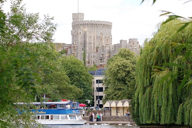 Stonehenge Inner Circle Access Day Trip from London Including Windsor - The guides make a long day easier