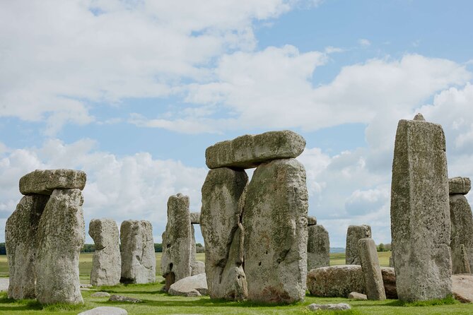 'Stonehenge & Secret England' from Bath for 2-8 curious adventurers - Why this Bath to Stonehenge tour works