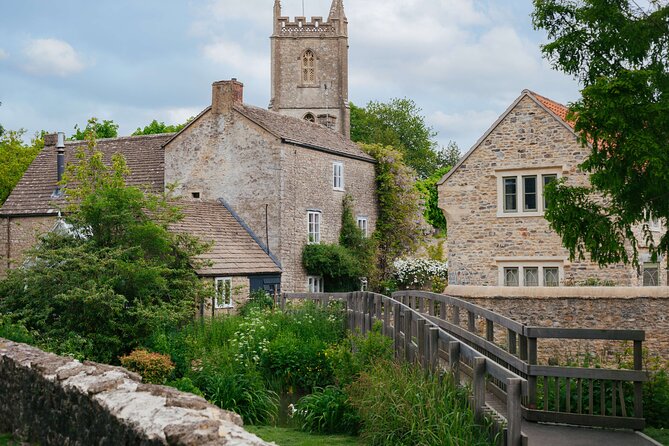 'Stonehenge & Secret England' from Bath for 2-8 curious adventurers - Who should book this experience