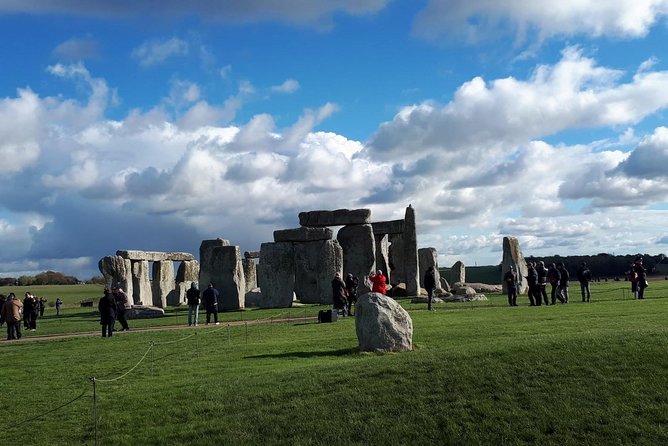 Stonehenge Shuttle Bus from London with Optional Fish & Chips - Crossing Salisbury Plain to the stones