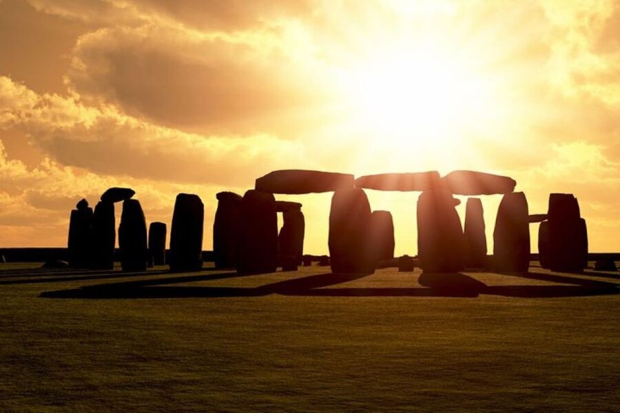 Stonehenge Special Access - Evening Tour from London - Silbury Hill and West Kennet Long Barrow
