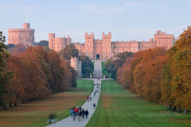 Stonehenge, Windsor Castle and Bath Full Day Guided Tour - The guides are a major part of the value