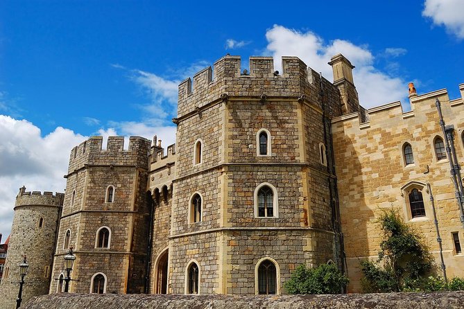 Stonehenge, Windsor Castle and Bath with Pub Lunch in Lacock - Lacock and the George Inn slow the pace