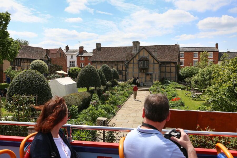 Stratford-upon-Avon:City Sightseeing Hop-On Hop-Off Bus Tour - Stops 7 and 8: Evesham Place and Alcester Road