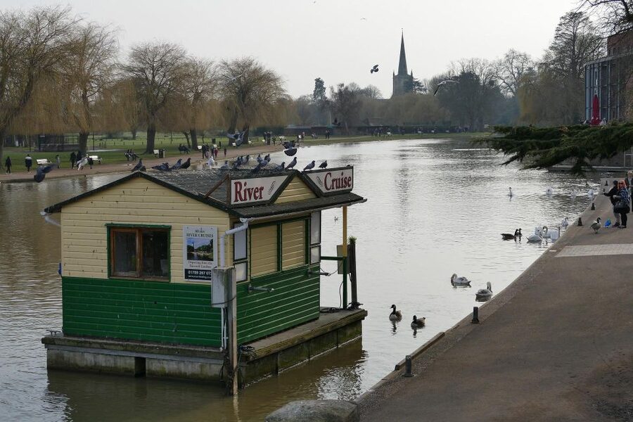 Stratford-Upon-Avon: The Famous Walk Talk Show - What the guides add to the experience
