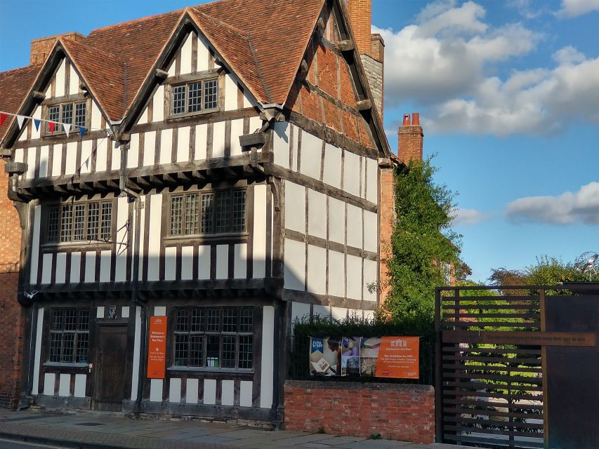 Stratford-Upon-Avon: The Famous Walk Talk Show - Why this short walk works so well