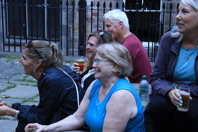 The Edinburgh Literary Pub Tour - The literary performance: Burns, Stevenson, Scott, and more