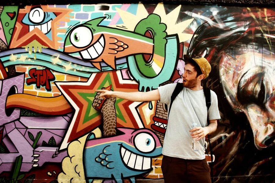The Original London Street Art Tour (French) - Starting beside the white goat at Old Spitalfields Market