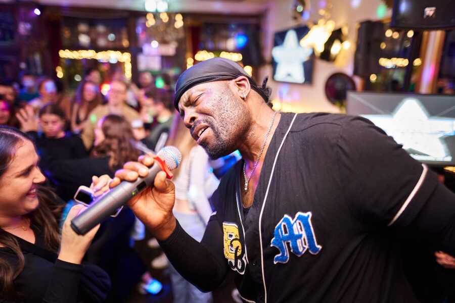 The Original Shoreditch Pub Crawl London - Free entry and drink deals: is $33 good value?