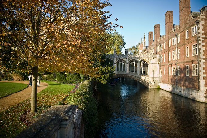 The Original Uncomfortable Cambridge™ Tour - Darwin College and women at Cambridge