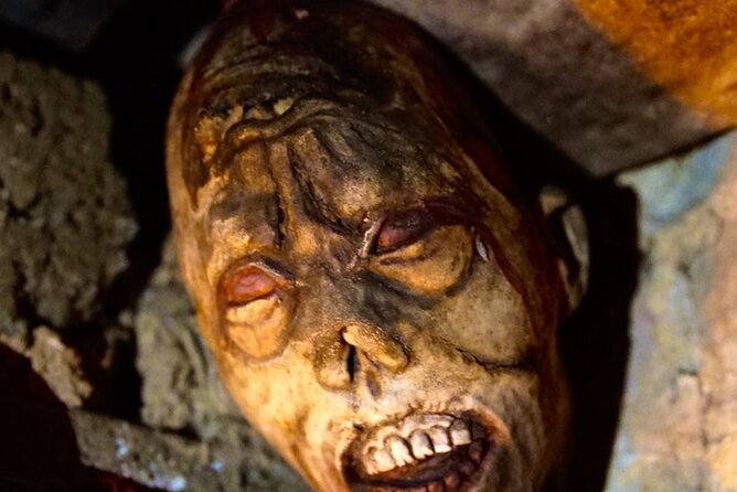 The World Famous Underground Ghost Tour - Walking the closes, wynds, and courtyards