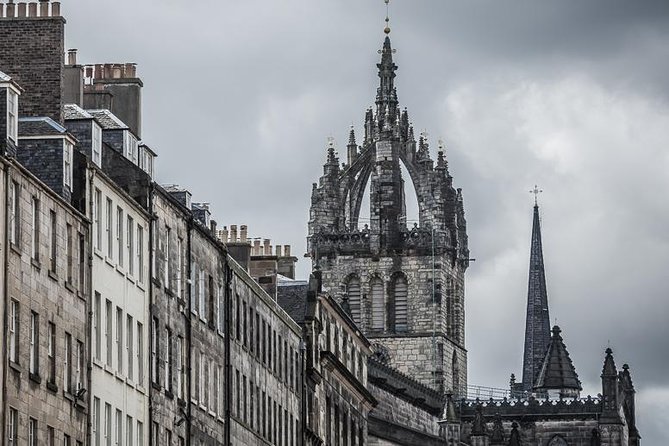 The World Famous Underground Ghost Tour - Descending into the South Bridge vaults