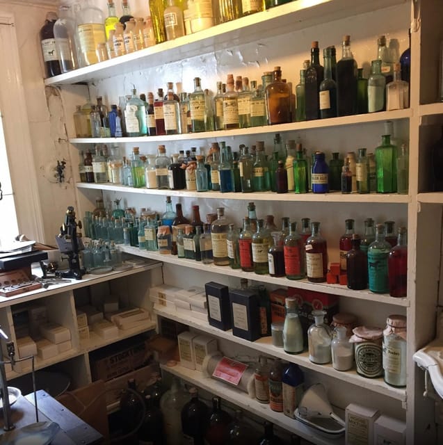 Thirsk: World of James Herriot Entry Ticket - What the 1940s rooms tell you about Alf Wight