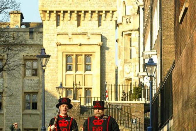 Tower of London and Crown Jewels Exhibition Ticket - Who should book this experience