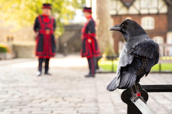 Tower of London: Crown Jewels & Beefeater Opening Ceremony - Do not confuse this with the Changing of the Guard