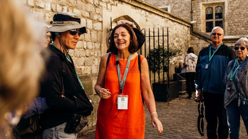 Tower of London Tour with Crown Jewels, plus River Cruise - Key points at a glance
