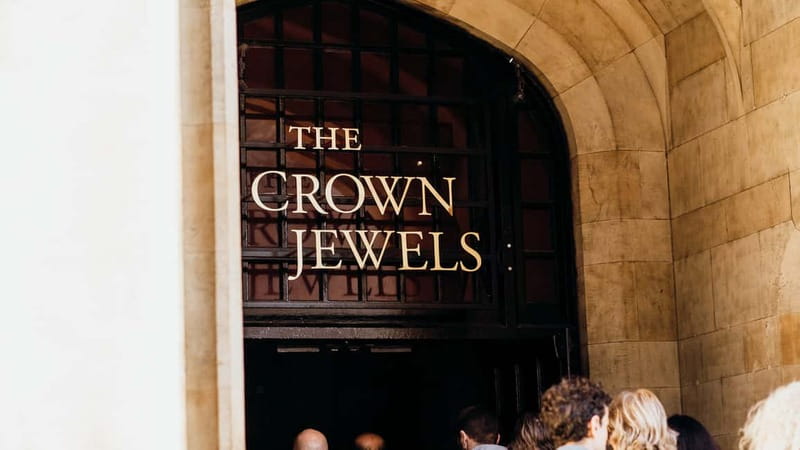 Tower of London Tour with Crown Jewels, plus River Cruise - Ramparts, royal chambers, and the Thames view
