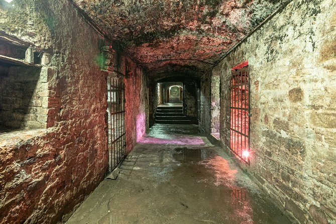 Underground Vaults Walking Tour in Edinburgh Old Town - From the Lawnmarket to Edinburgh’s underground rooms