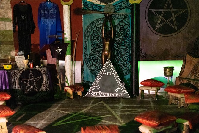 Underground Vaults Walking Tour in Edinburgh Old Town - Stories of poverty, crime, and survival