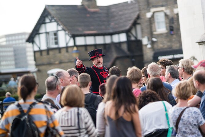 VIP Tower of London and Crown Jewels Tour with Private Beefeater Meet & Greet - The Crown Jewels: the busiest stop