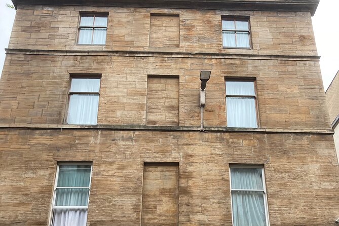 Walking Tour of Glasgow - The Duke of Wellington and Glasgow’s sense of humor