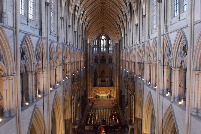Westminster Guided Walking Tour with Abbey Entry - Trafalgar Square in a compact 20-minute stop