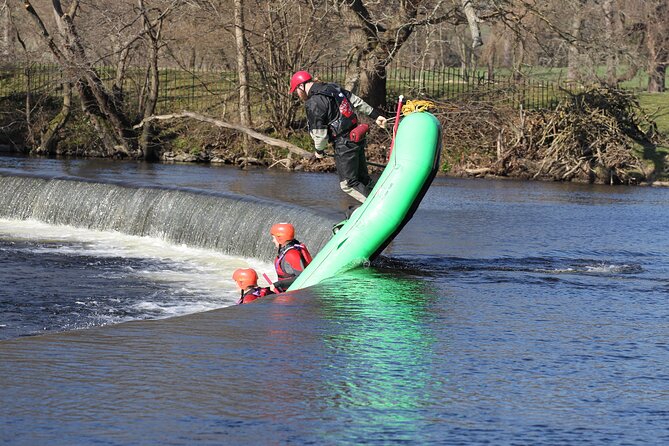 Whitewater Rafting on the River Dee in Llangollen - What the River Dee run feels like