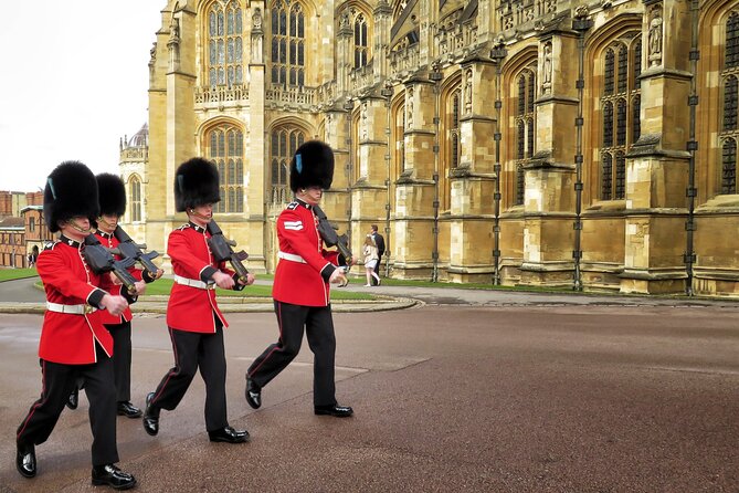 Windsor Castle Half Day Trip from London by Luxury Coach - Getting to Earl’s Court and finding the coach