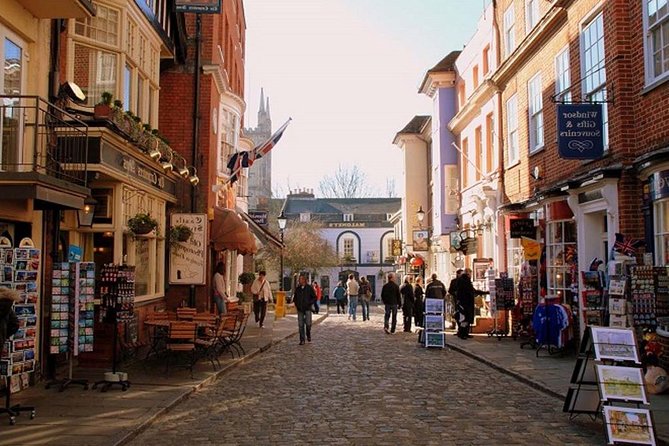 Windsor, Stonehenge and Bath Day Trip from London Spanish - Who should book this full-day circuit?