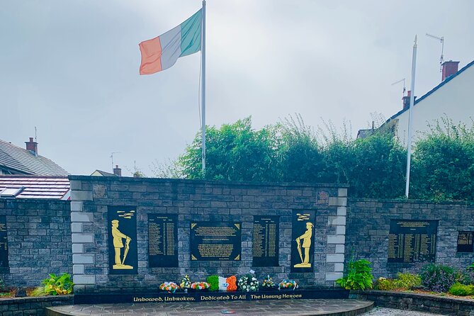 World Famous Belfast City Centre Black Cab/Taxi Tour 2 Hours - Shankill Road and the loyalist viewpoint