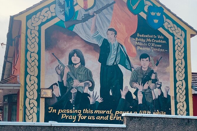 World Famous Belfast City Centre Black Cab/Taxi Tour 2 Hours - Belfast’s peace walls