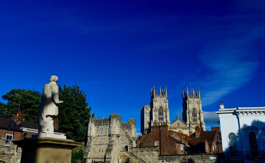 York: City Highlights Small Group Walking Tour - Starting behind the Central Library